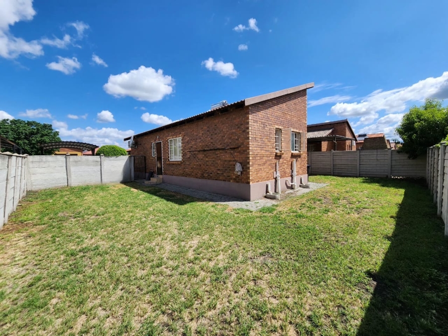 3 Bedroom Property for Sale in Waterkloof East North West